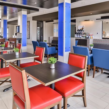 Holiday Inn Express & Suites - Kansas City - Lee'S Summit By Ihg Экстерьер фото