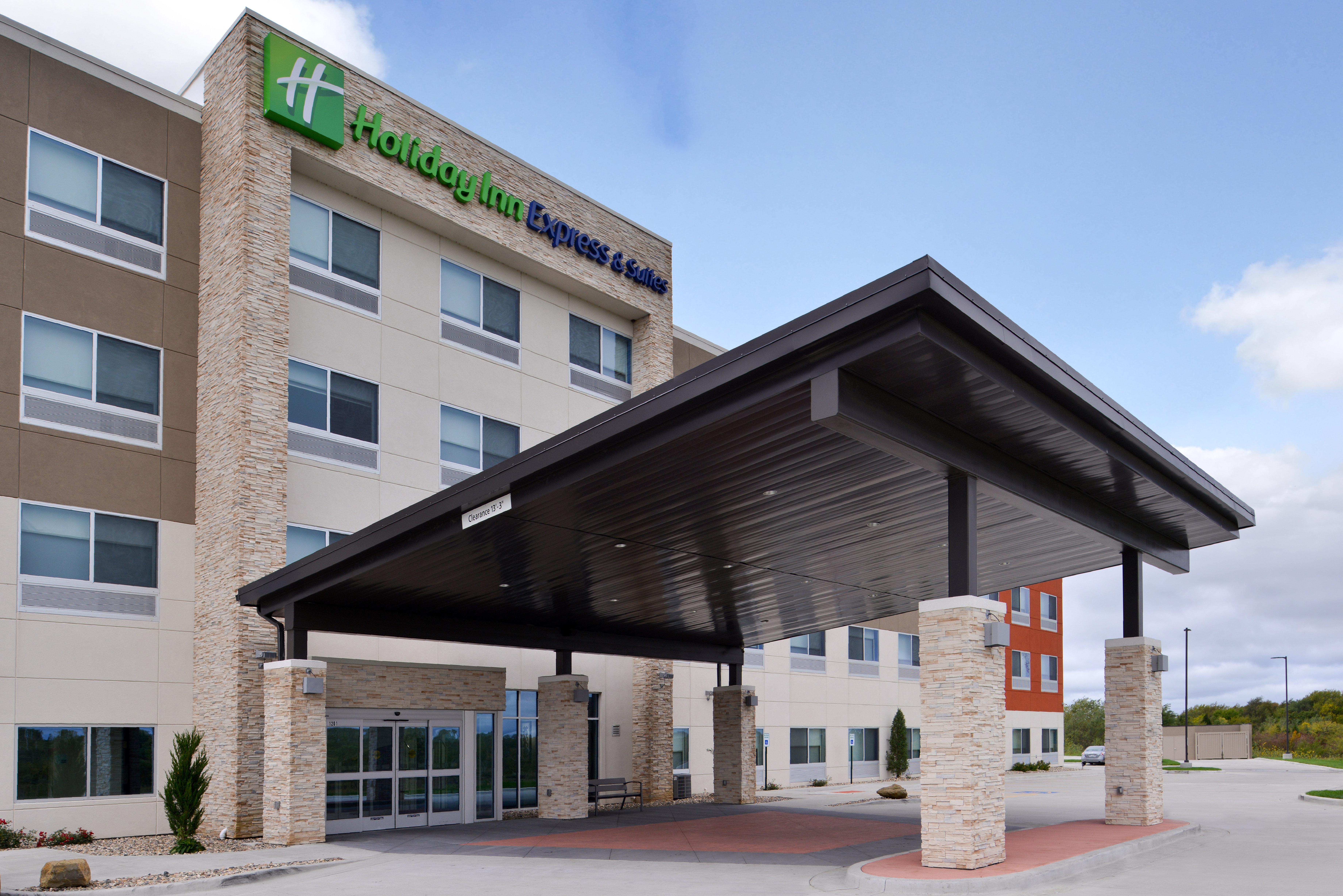Holiday Inn Express & Suites - Kansas City - Lee'S Summit By Ihg Экстерьер фото